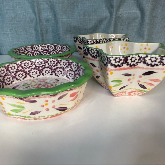 Temp-Tations Green and Pink Bakeware Collection with Star and Floral Patterns - Picture 6 of 10